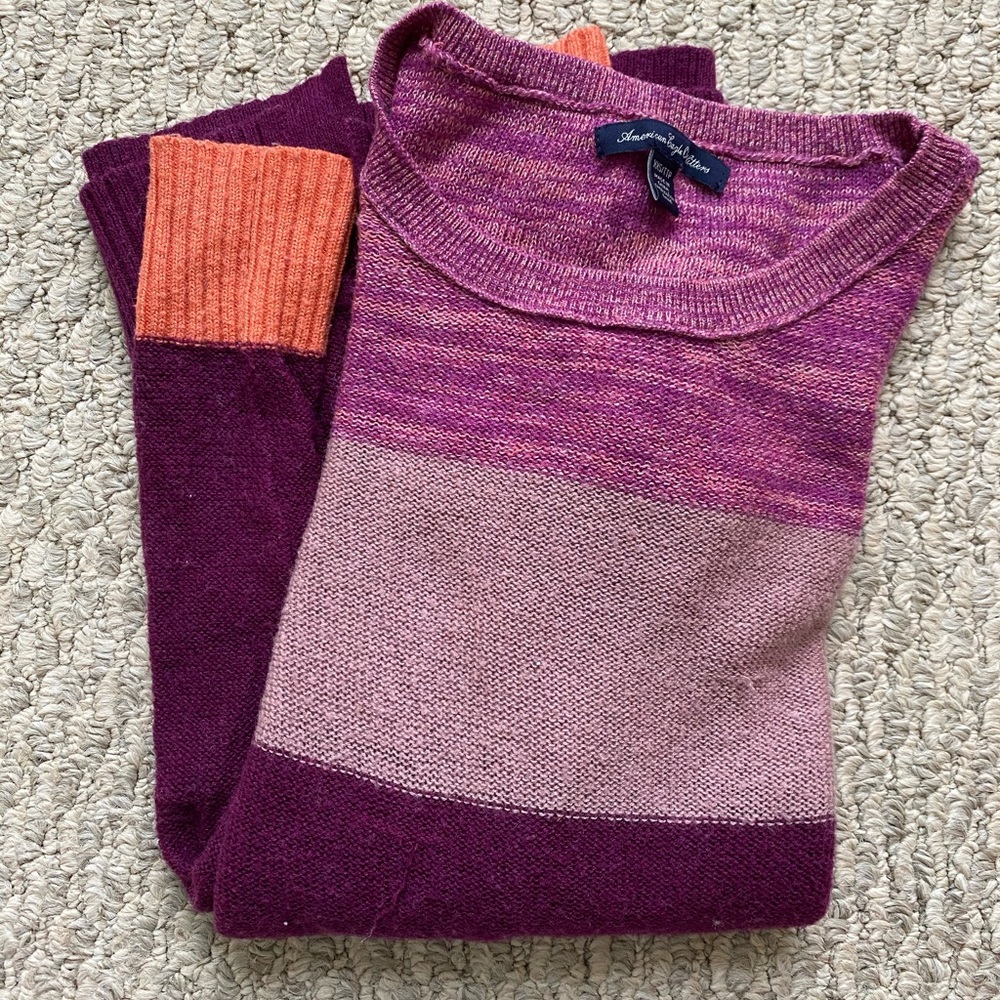 Color-Block Long Sleeved Sweater
